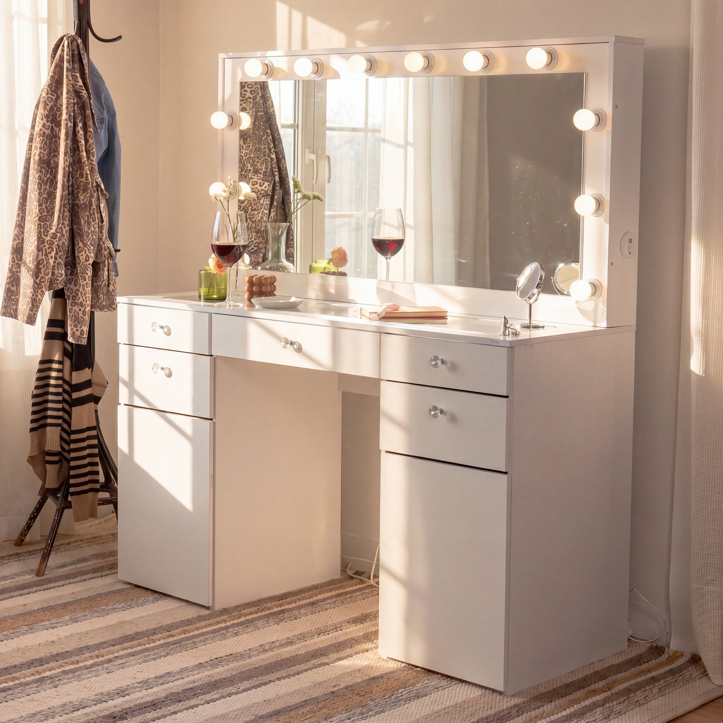 Atenea Makeup Vanity