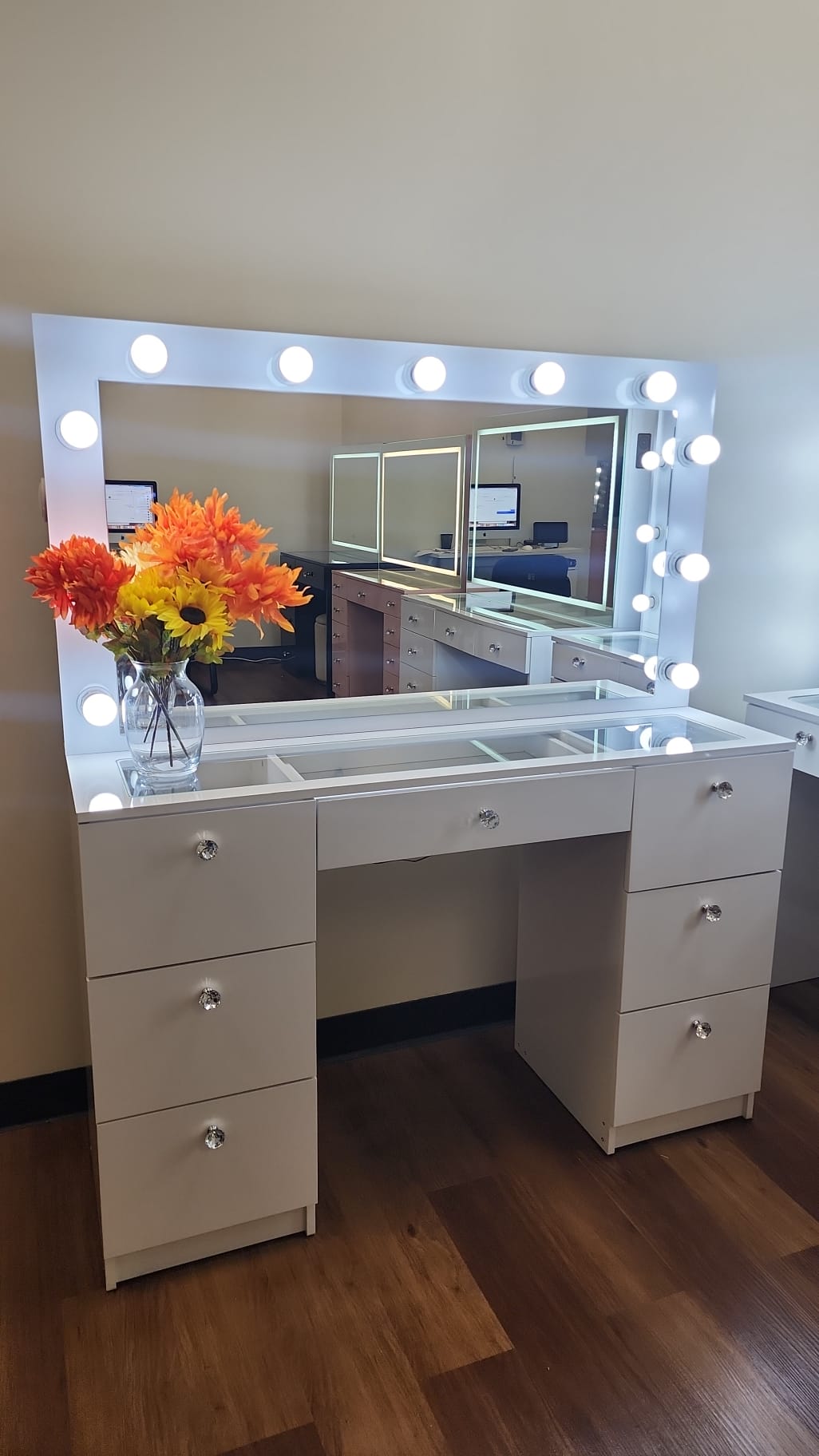 Makeup Vanity Desk with LED Mirror, Bluetooth Speaker, 7 Drawers, Jewelry Divider, Glass Top & Power Outlet