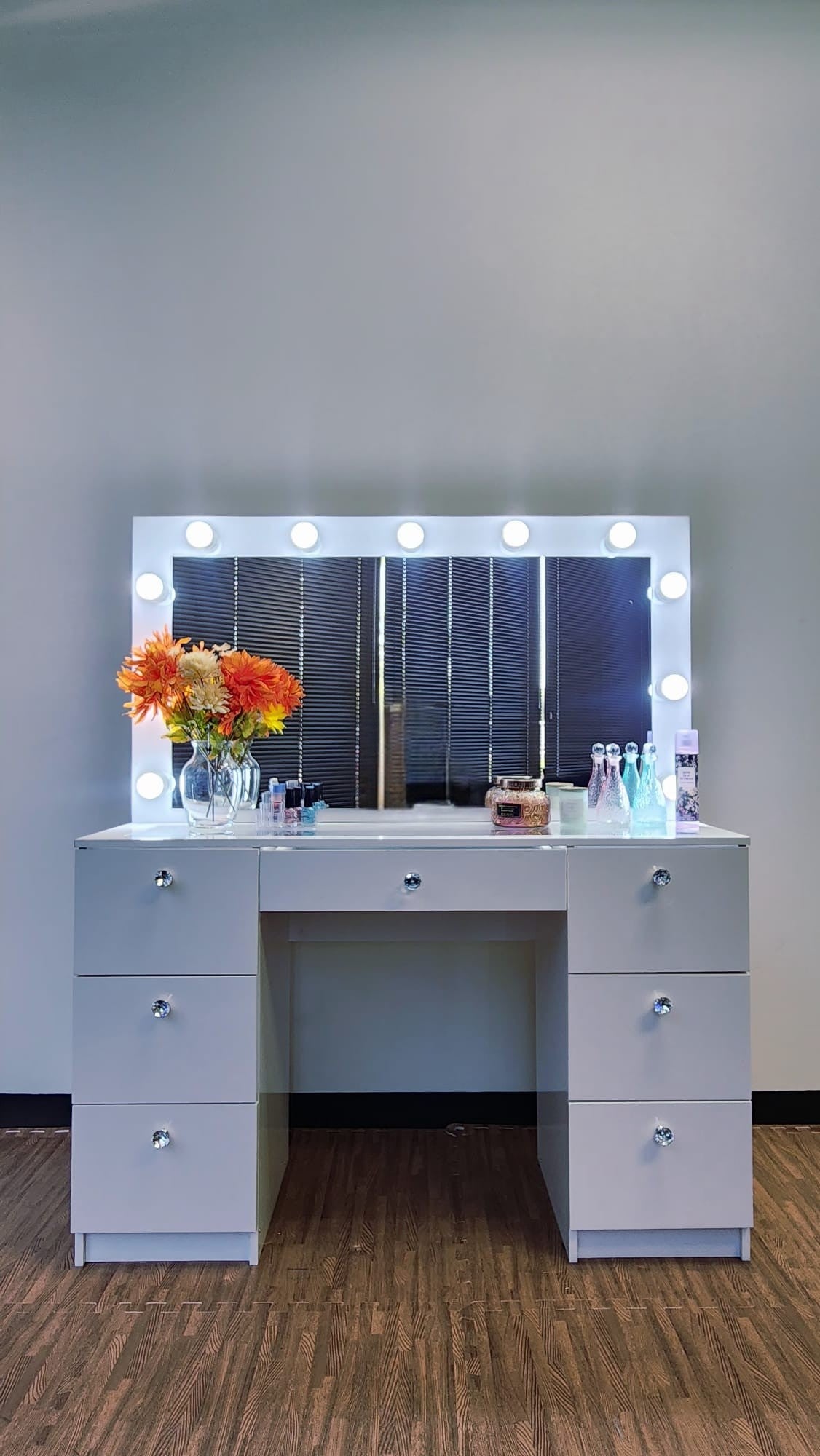 Makeup Vanity Desk with LED Mirror, Bluetooth Speaker, 7 Drawers, Jewelry Divider, Glass Top & Power Outlet