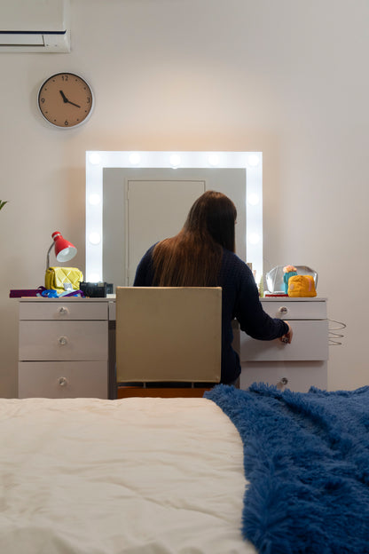Irwing Makeup Vanity: Maximum Storage, Balanced Design & Everyday Clarity
