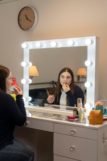 Irwing Makeup Vanity: Maximum Storage, Balanced Design & Everyday Clarity