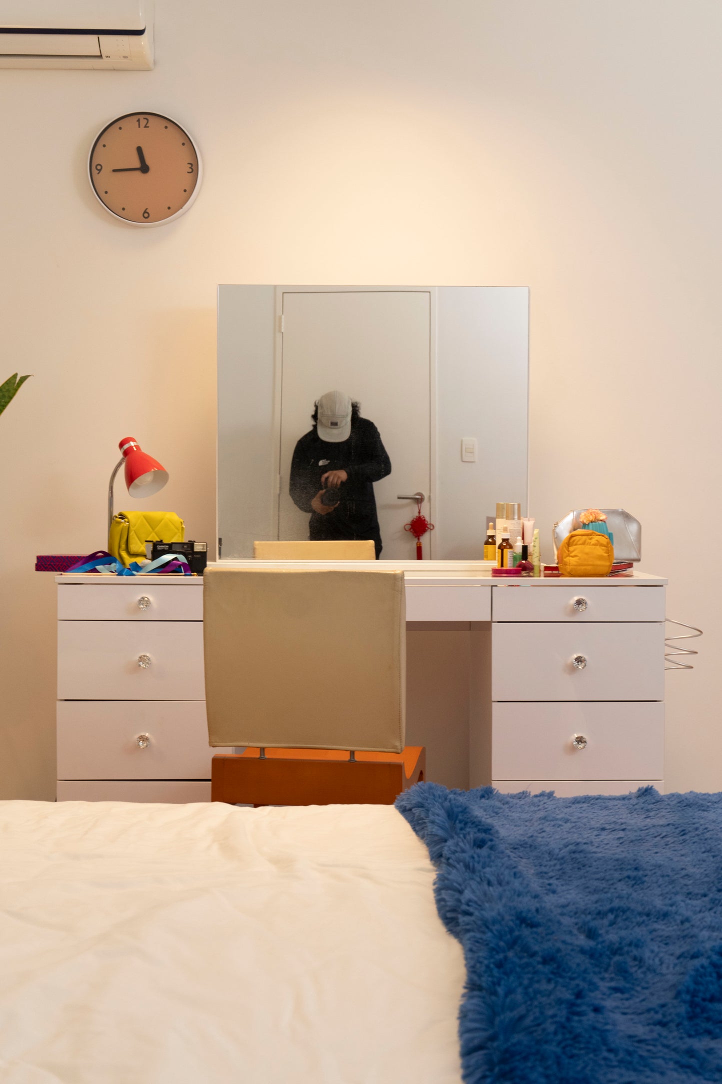 Irwing Makeup Vanity: Maximum Storage, Balanced Design & Everyday Clarity