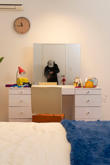 Irwing Makeup Vanity: Maximum Storage, Balanced Design & Everyday Clarity